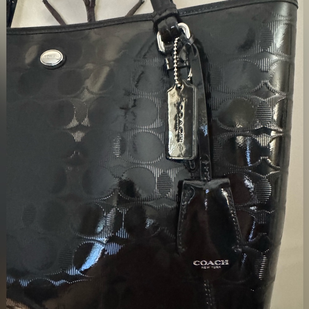 Brand new”COACH “very nice purse 👜.Size-W-16”x12”inc.Color-black (shiny)🖤